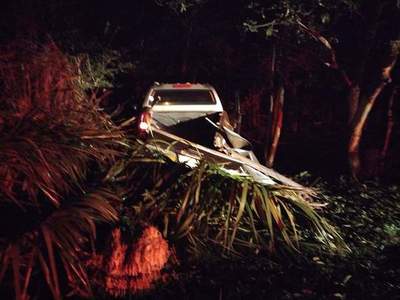 BOMBEROS DE NATALIO ASISTIERON EN UN ACCIDENTE EN EL KM 12