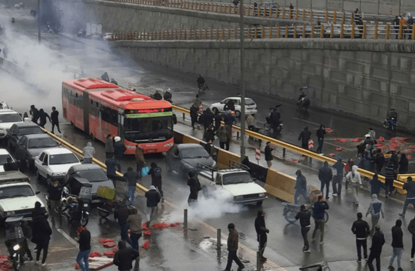 Al menos dos muertos en protestas por escasez de agua en suroeste de Irán | El Independiente