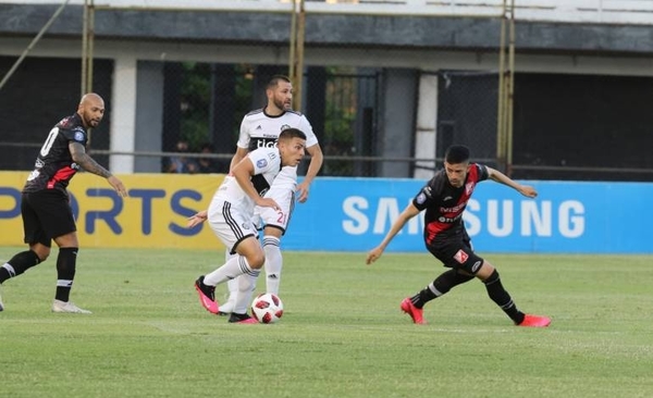 Diario HOY | Olimpia, con un ojo puesto en Brasil, se estrena ante el urgido Kelito