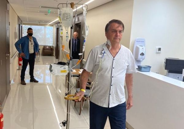 Bolsonaro recibe alta médica después de estar cuatro días internado