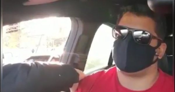 La Nación / Piden que Salud intervenga en el caso de la enfermera que supuestamente vacunó con jeringa vacía