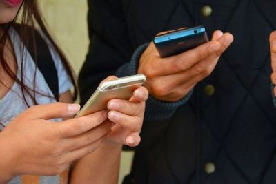 Conoció a un hombre en redes sociales, fue engañada y le robaron G. 270 millones
