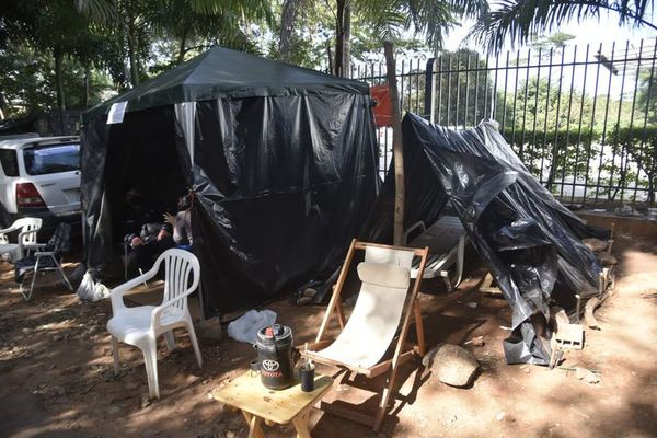 Familiares de pacientes del Ineram denuncian inseguridad y robos - Nacionales - ABC Color