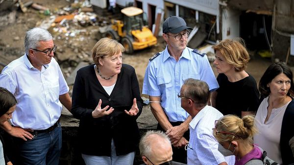 Alemania: Merkel promete "ayuda urgente" por inundación