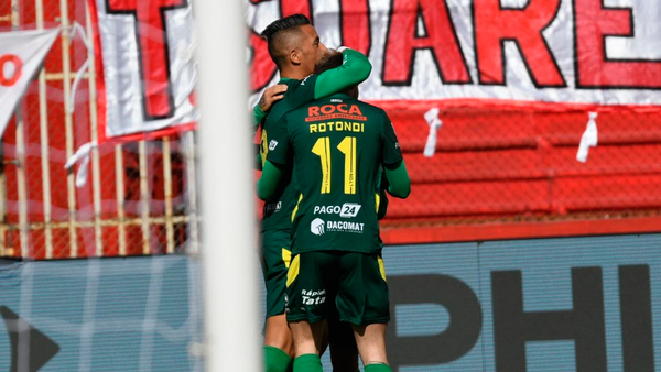Lucas Barrios anota para Defensa y Justicia pero no le alcanza
