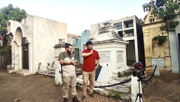 Crónica / ¿IRÍAS CON JOSÉ? Quiere hacer tour de noche por cementerio