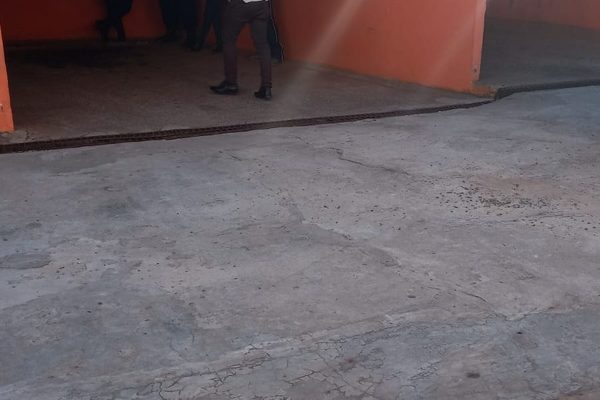 Hombre infarta en habitación de motel