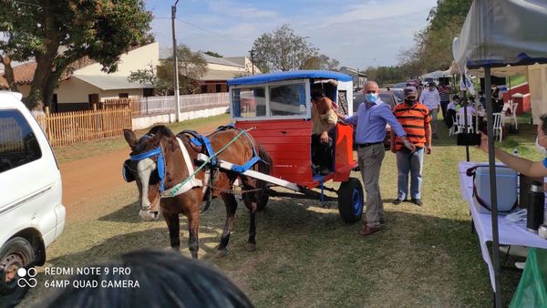 Caballos y motos formaron la fila