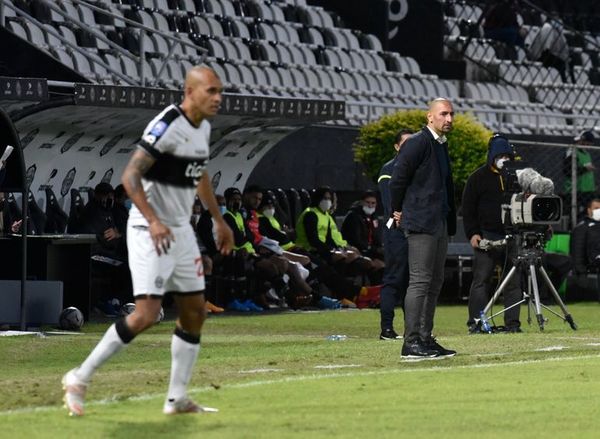 “No era la manera en la que queríamos hacer la presentación del torneo que estamos obligados a ganarlo” - Olimpia - ABC Color