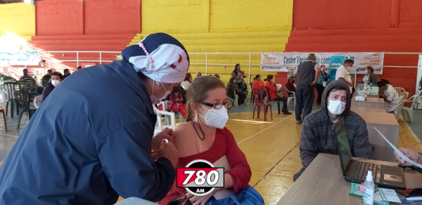 Director de Clínicas afirmó que todos deberíamos ser prioridad para vacunación - Megacadena — Últimas Noticias de Paraguay
