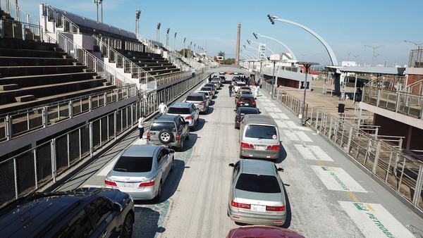 VACUNAN A LOS DE 35 CUMPLIDOS EN ADELANTE Y A TRABAJADORES Y UNIVERSITARIOS PRIORIZADOS