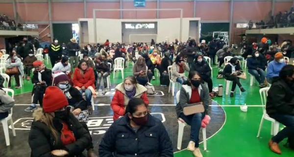 Vacunatorio del Polideportivo Municipal en CDE funcionará hasta las 22:00 horas este lunes