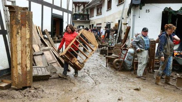 Los alemanes demuestran su solidaridad tras las mortíferas inundaciones en su país