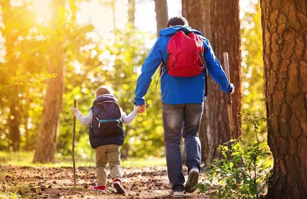 Receso de invierno: recomiendan a padres realizar actividades al aire libre con sus hijos