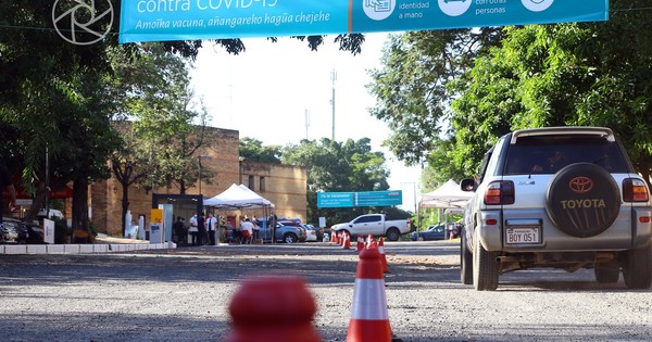 La Nación / Vacunación en la Facultad de Derecho fue suspendida por corte de energía eléctrica