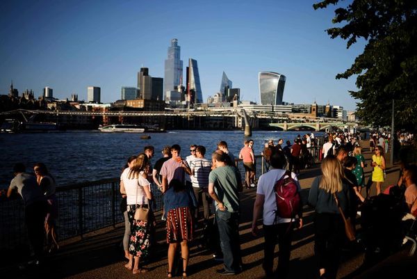 Inglaterra estrena “libertad”, mientras el resto de Europa se protege más - Mundo - ABC Color