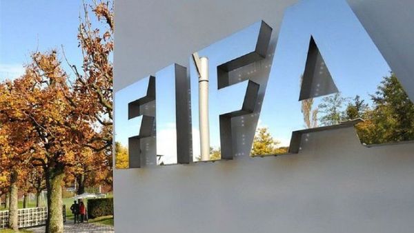 FIFA descalifica a tres futbolistas rusos por violar las normas antidopaje