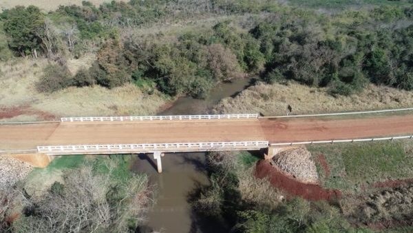 MOPC fortalece conexión entre localidades de Itapúa con 10 puentes