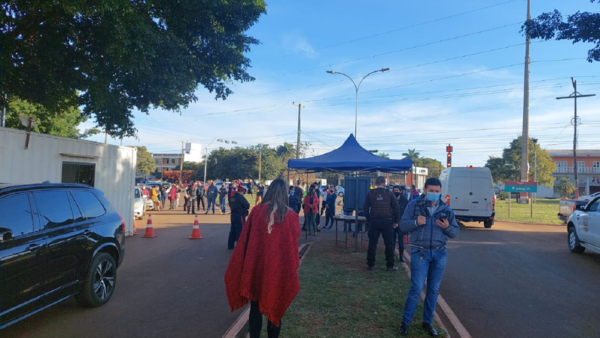 Tensa jornada en vacunatorios por alta demanda en Alto Paraná