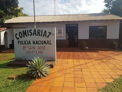 Policías se apropian de auto ajeno bajo amenaza de incriminar al dueño en narcotráfico, denuncian - ABC en el Este - ABC Color
