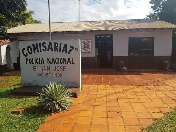 Policías se apropian de auto ajeno bajo amenaza de incriminar al dueño en narcotráfico, denuncian - ABC en el Este - ABC Color