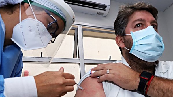 Sólo el 30% de la franja etaria de 18 a 34 años está registrada para la inmunización | Noticias Paraguay