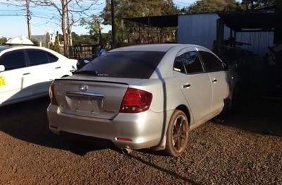Abandonan auto robado por policías en CDE - ABC en el Este - ABC Color
