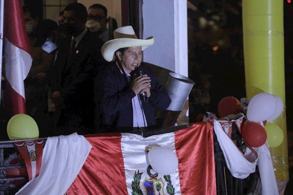 MUNDO | Pedro Castillo es proclamado presidente electo de Perú Lima