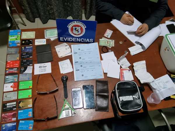 Detienen a tres brasileños sospechosos de clonación de tarjetas de crédito - La Clave