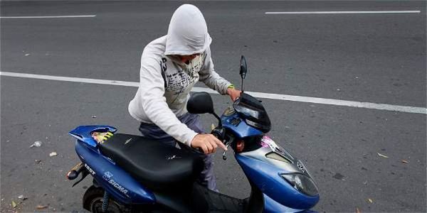 Detienen a un joven adicto en seguimiento a un hecho de hurto de motocicleta