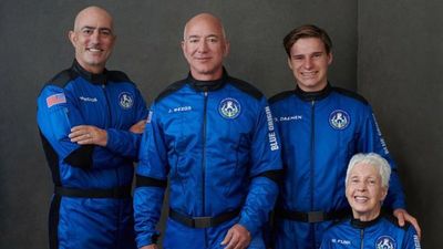 Millonario se paseó un rato por el espacio