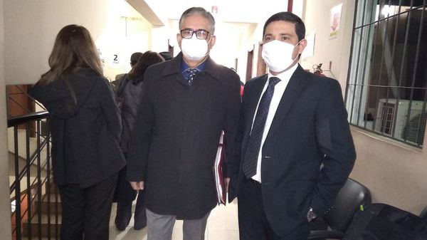 Froilán Peralta vuelve a “chicanear” y logra posponer arranque de su juicio - Nacionales - ABC Color
