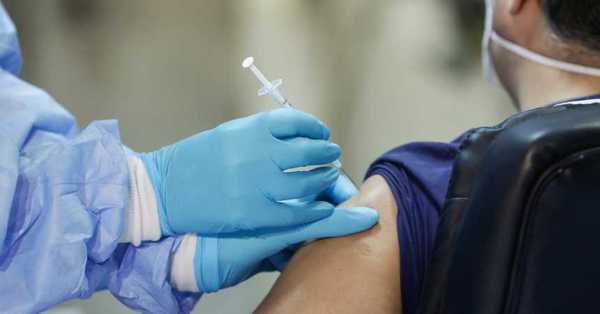 El 20% de los estadounidenses cree en la teoría conspirativa de que las vacunas tienen un microchip - C9N