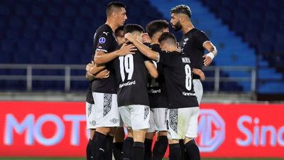 Libertad sigue en la búsqueda de un delantero