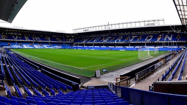 Everton suspende a jugador acusado de delitos sexuales contra menores