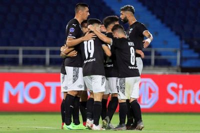 Libertad sigue en la búsqueda de un delantero