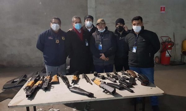 Encuentran 5 fusiles AK-47 dentro de un vehículo importado de Iquique – Diario TNPRESS