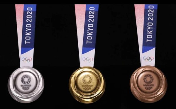 Las innovadoras medallas con “basura tecnológica” que le darán a los ganadores de los Juegos Olímpicos de Tokio