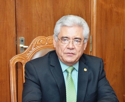 Se postergó juicio oral y público del exrector de la UNA