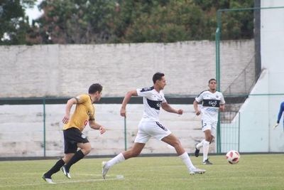 Olimpia de Itá pierde y puede alejarse de los primeros lugares - Fútbol de Ascenso de Paraguay - ABC Color