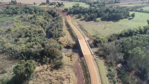 Gobierno inaugura 10 puentes de hormigón en Itapúa