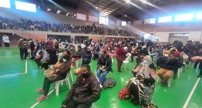 Más de 2.000 trabajadores utilizaron el permiso para vacunarse o acompañar a un adulto mayor - Nacionales - ABC Color