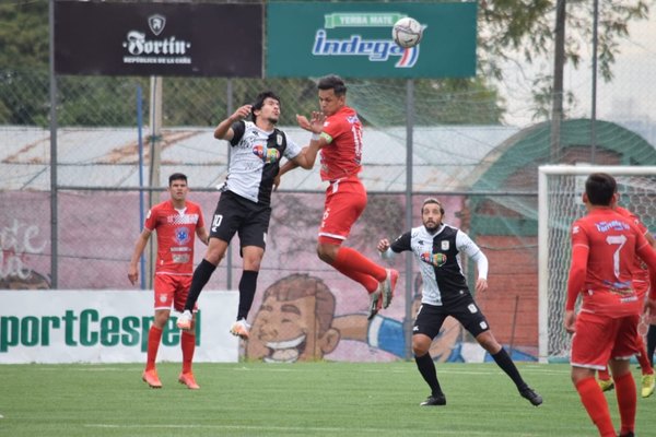 Tacuary da un golpazo y con técnico nuevo tumba al puntero