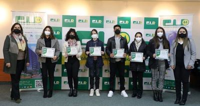 Cooperativa Universitaria premió a hijos de socios sobresalientes en el estudio