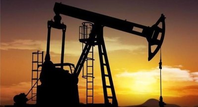 Recortes de producción impulsan precios del crudo del petróleo