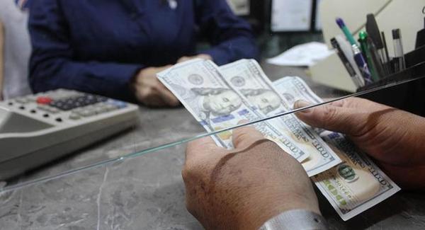 Banco Mundial pronostica caída de 14% en las remesas para el 2021