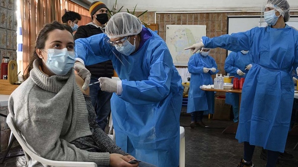 Uruguay alcanza el 70% de su población vacunada con al menos una dosis contra la Covid-19