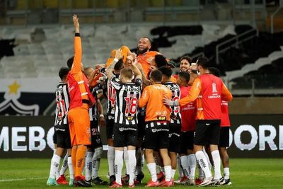 Mineiro, de Junior Alonso, a cuartos, eliminando a Boca - Fútbol - ABC Color