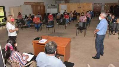 El CAH presentó líneas de crédito a egresados del SNPP en Ayolas