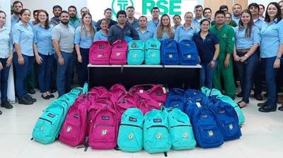 Tecnomyl celebró su aniversario entregando kits escolares a colaboradores